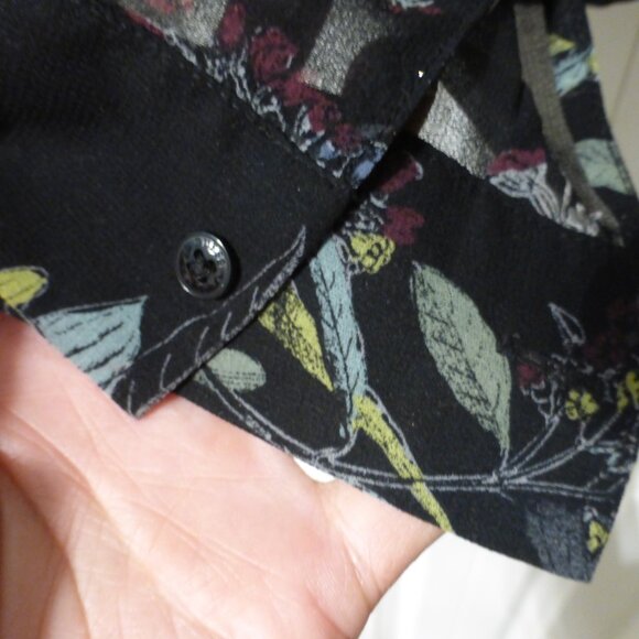 GUESS black floral print semi-sheer chiffon partial cold shoulder top - Picture 5 of 11